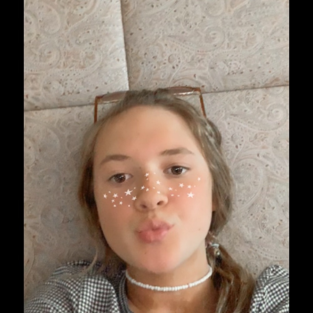 Meet your Posher, Lola